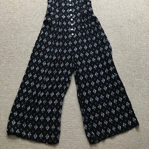 Urban Outfitters Jumpsuit - Picture 6 of 7